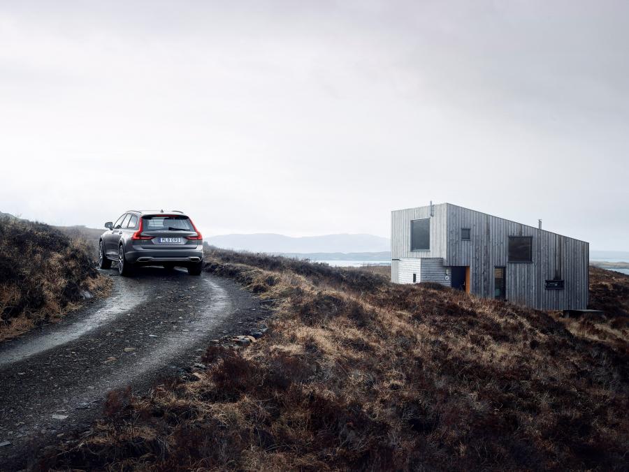  Volvo V90 T6 Cross Country 2016 года  (фото 3 из 104)